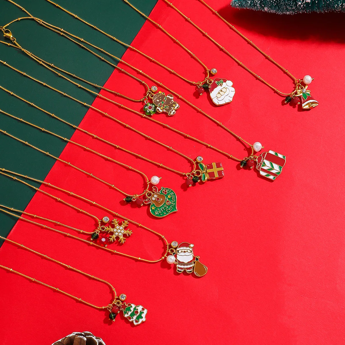 Stainless steel titanium steel Christmas necklace, elk snowflake collarbone chain pendant, non-fading item jewelry
