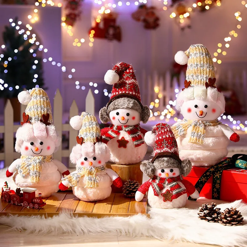 Duży bałwan dekoracyjny na choinkę, rekwizyty tworzące atmosferę świąteczną, dekoracja do centrum handlowego, figurka kolekcjonerska, gadżet z animacji.