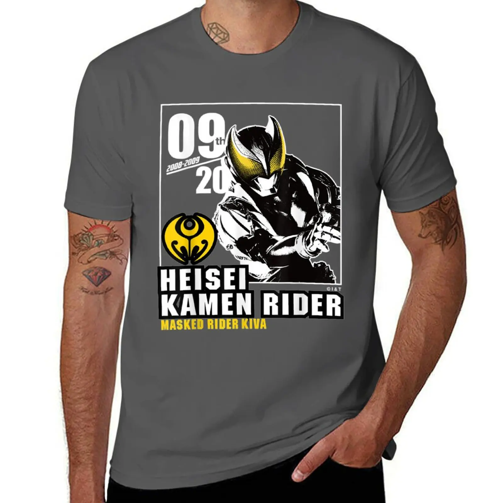 

Kamen Rider Kiva Heisei Rider Anniversary футболка мужская футболка летняя мужская футболка хлопковая мужская футболка с рисунком футболка
