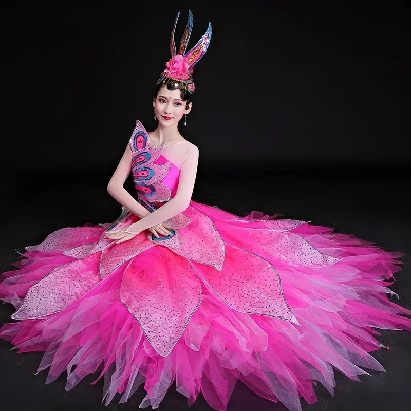 

The new elegant song accompanied dance opening dance big skirt costume atmospheric large stage dance stage costume female