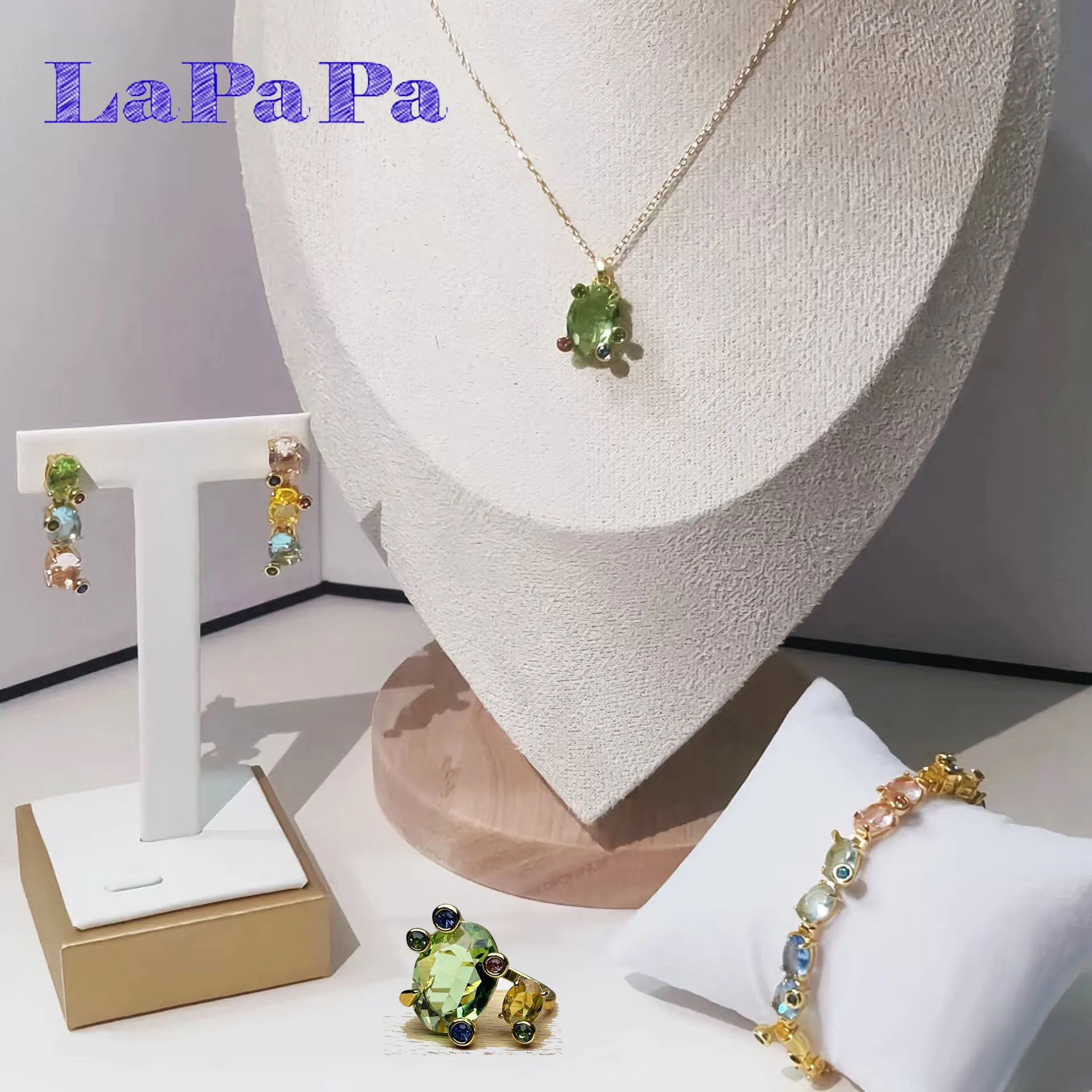 

2025 New Original Eye-catching Exquisite Cut Crystal Jewelry Set Fashion Stainless Steel Women's Necklace Earrings Bracelet Ring