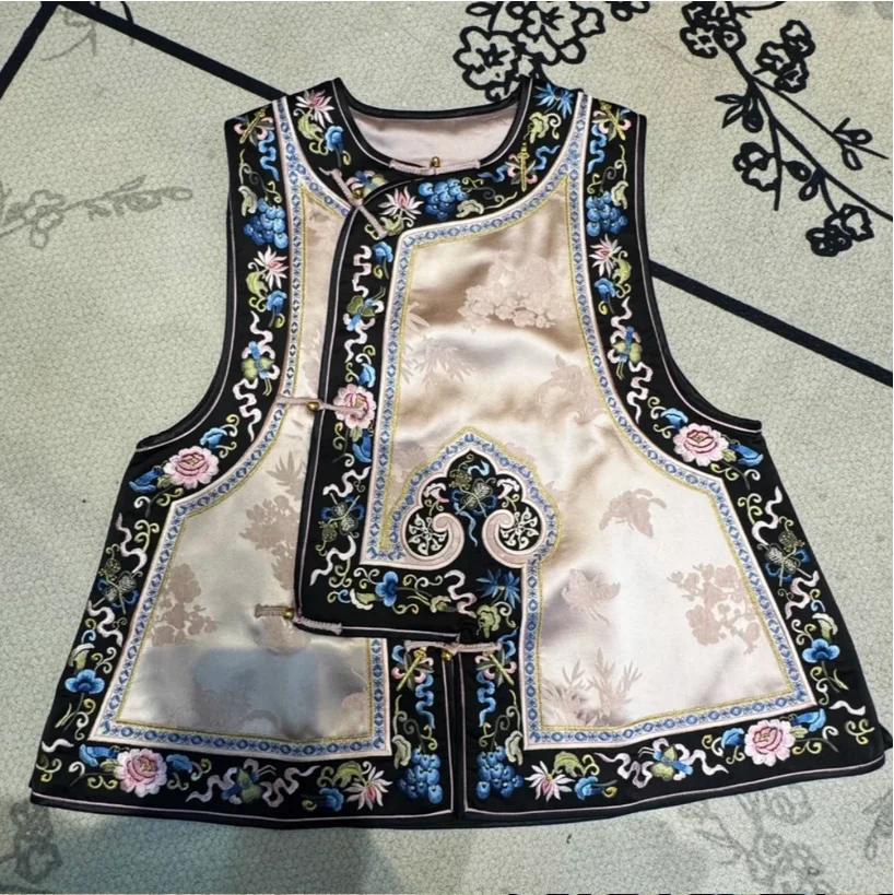 

Тонкий и утягивающий осенний новый товар, оригинальный ретро-температурный воротник Ruyi с тяжелой вышивкой, жилет в китайском стиле с пряжкой в стиле Тан