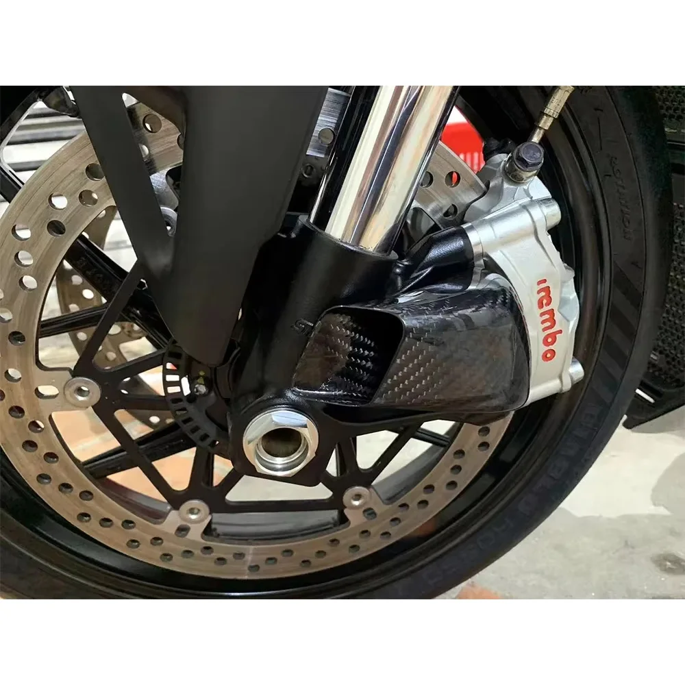 Suitable for Zhang Xue Motorcycle 820RR / 820RR-R modified carbon fiber brake caliper cooler air guide