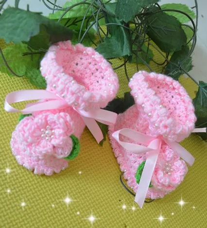 Zapatos de lana tejida a mano para bebé recién nacido, zapatos de flores encantadoras, botas planas para bebé, zapatos de nieve, zapatos de Bautismo