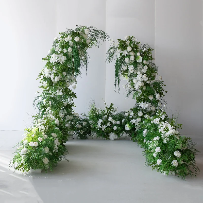 

Artificial green plants in a forest-style pastoral design for outdoor wedding decoration