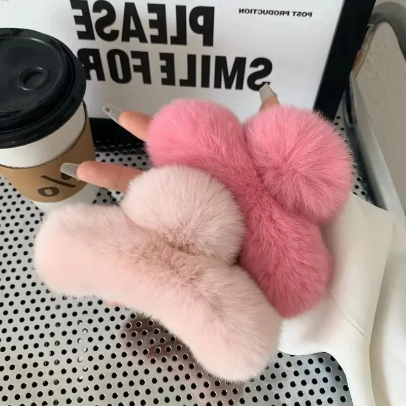 

Large Faux Fur Crab Hair Clips For Girl Women Cute Winter Plush Hair Claw Clip Rabbit Hair Barrette Ponytail Hair Accessories