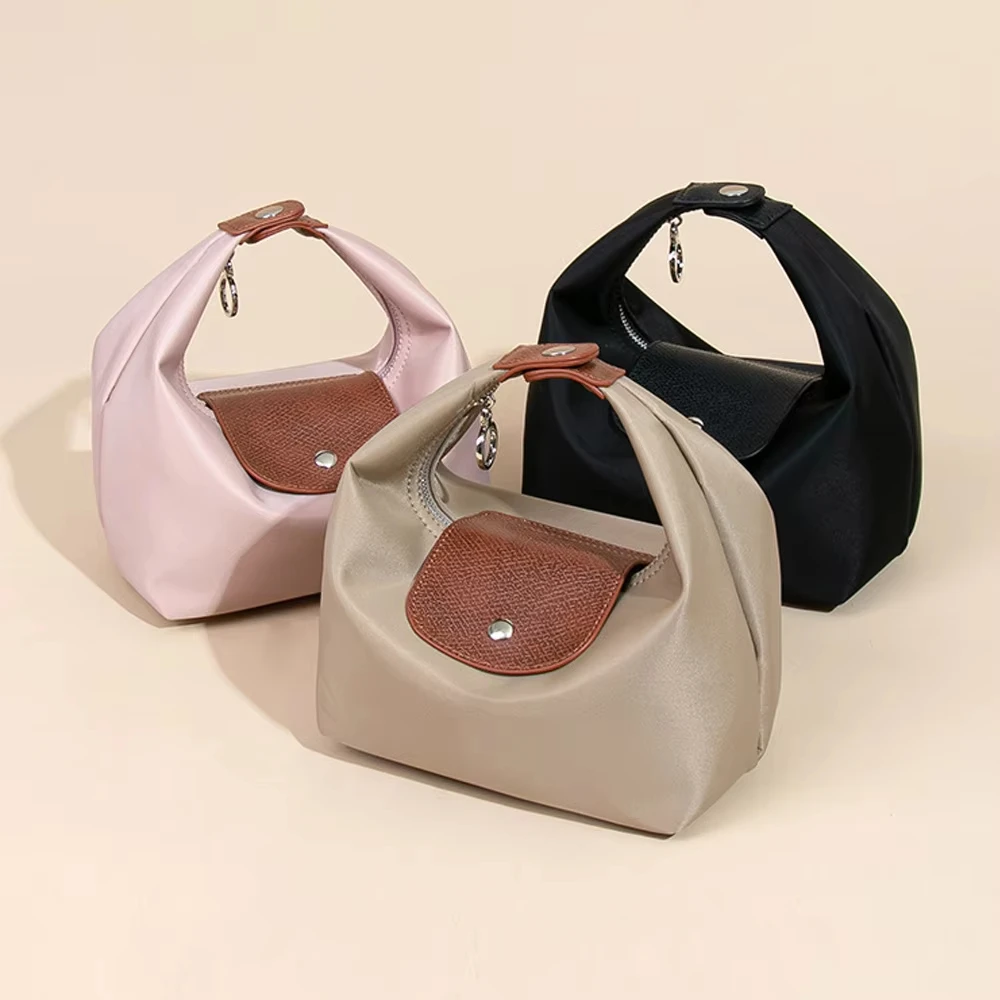 Versatile Nylon Lady Crossbody Bag Waterproof Tote with Two Detachable Straps Fashionable Dumpling Handbag for Women
