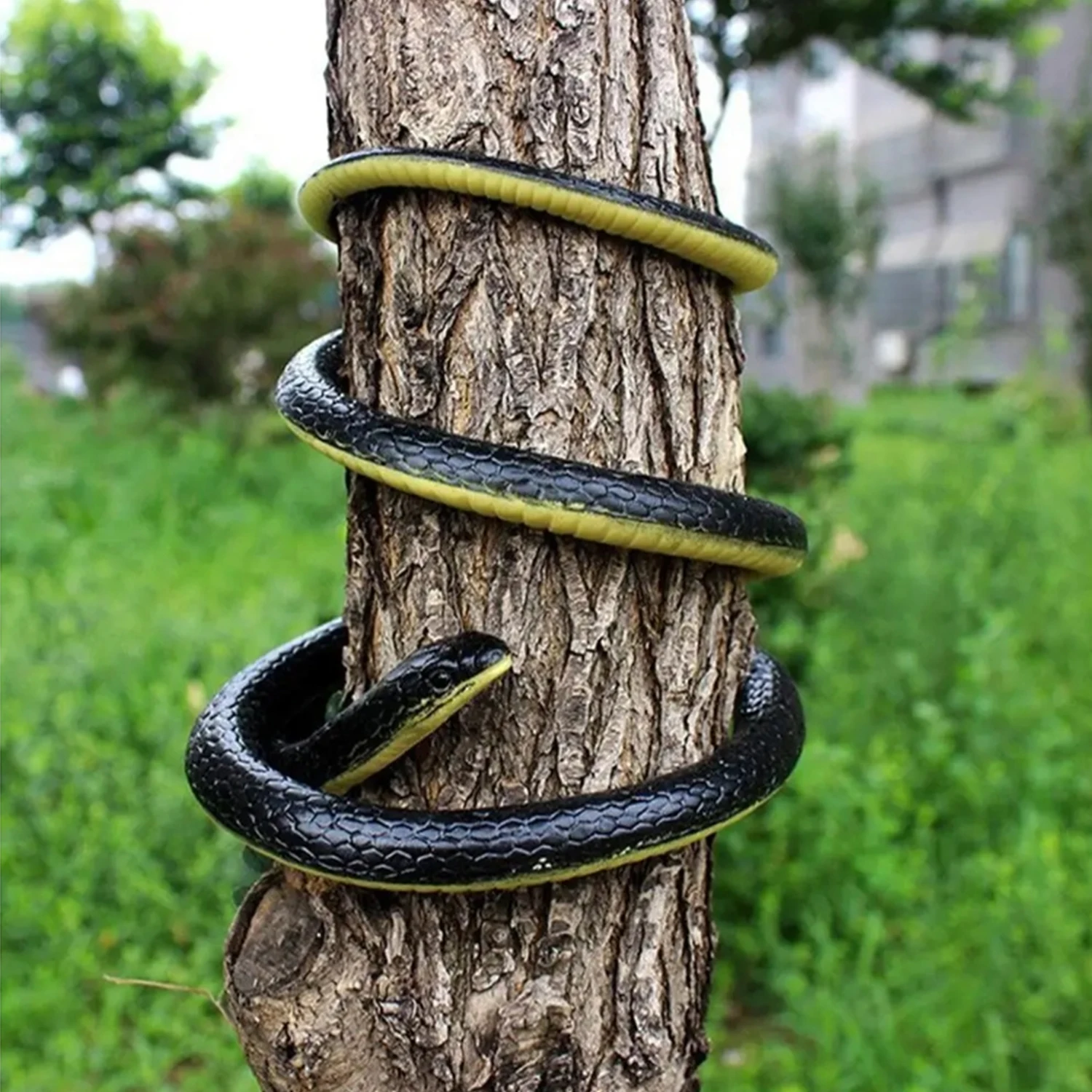 Serpente Scherzo Realistico 1,2m Con Clip E Corda - Gomma Per Scherzi E Halloween - 2