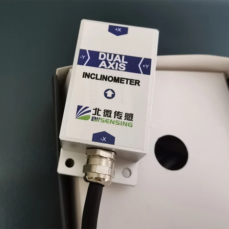 BWL328 Tilt Angle Sensor Dual Axis Inclinometer with Accuracy 0.1 Degree 4-20mA,0-20mA,0-24mA (Optional) 90*40*26 (mm) view 2