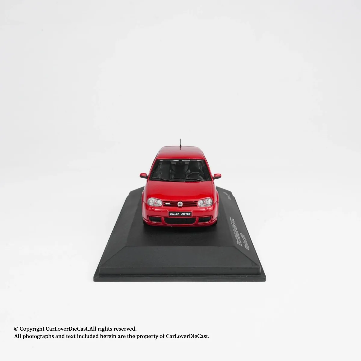 سوليدو 1/43 فولكس فاجن جولف IV R32 دييكاست نموذج سيارة محاكاة جمع سبيكة السيارات نموذج غرفة عرض نموذج ألعاب للأولاد هدية