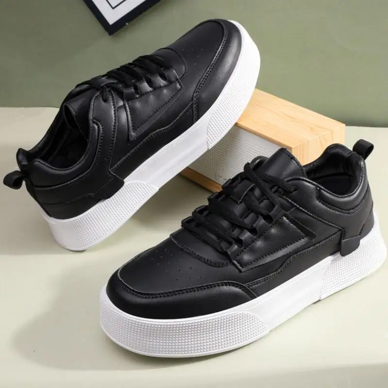 Men's Casual Skateboard Shoes Comfortable Sneakers Men's Trendy Lightweight Platform Vulcanzed Shoes Male 2025