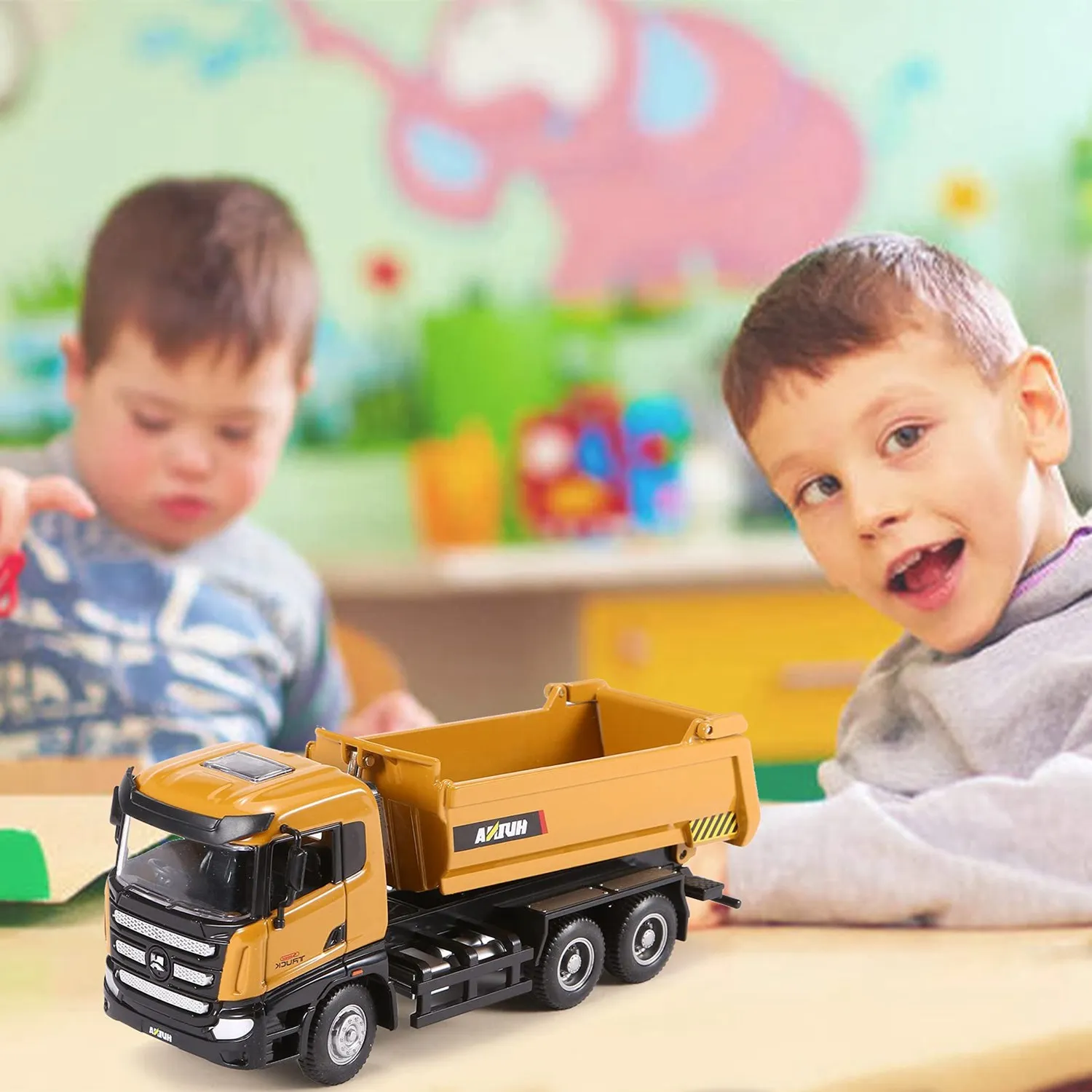 HUINA 1718 1/50 Metal Alloy Dump Truck Car Model Toy Engineering Car Vehicle Construction Car Gift for Kids Boys