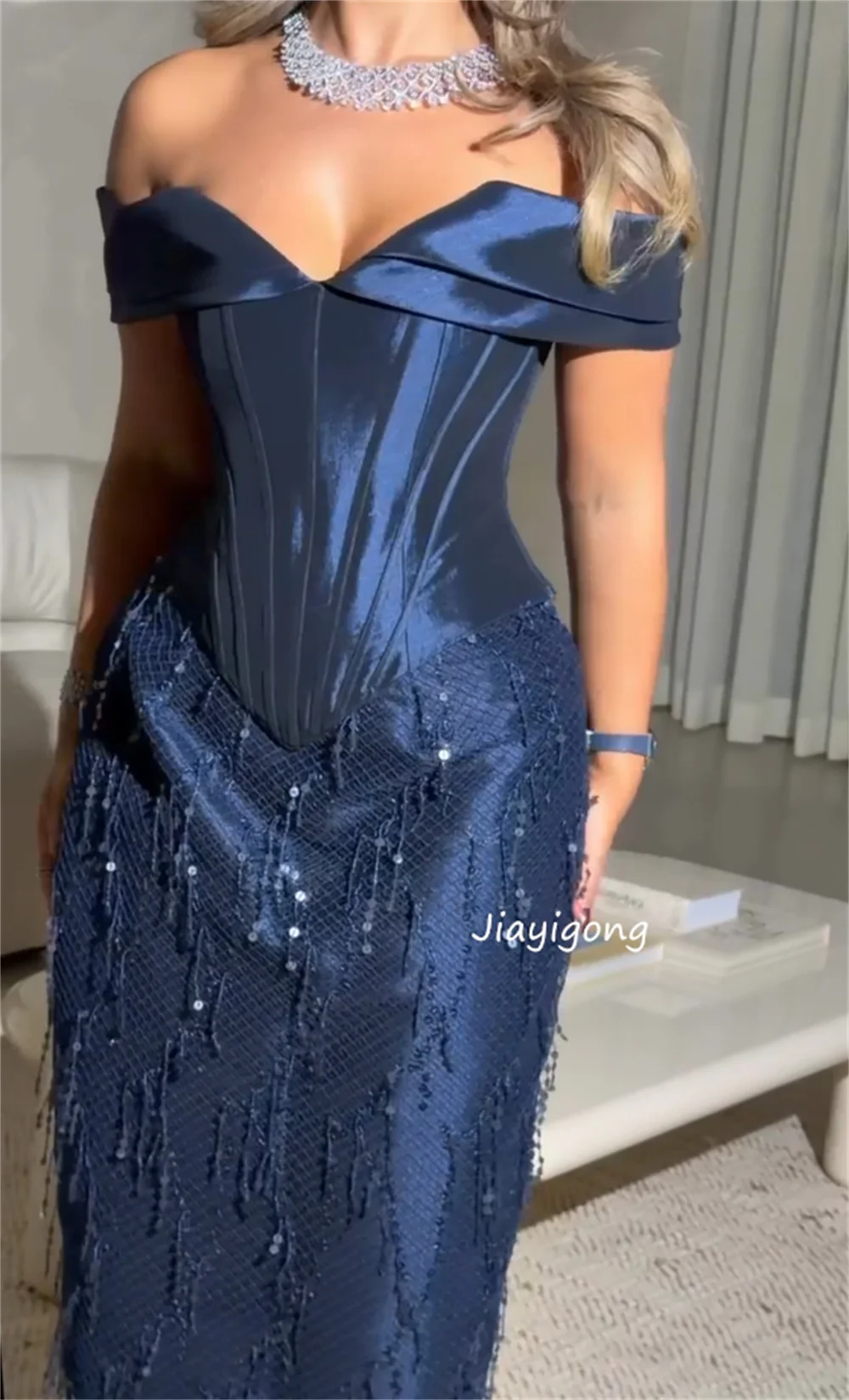 맞춤형 포멀 샤르무즈 스팽글 플리츠 스트레이트 오프숄더 롱 프롬 드레스 맞춤형 행사용 중국 스타일