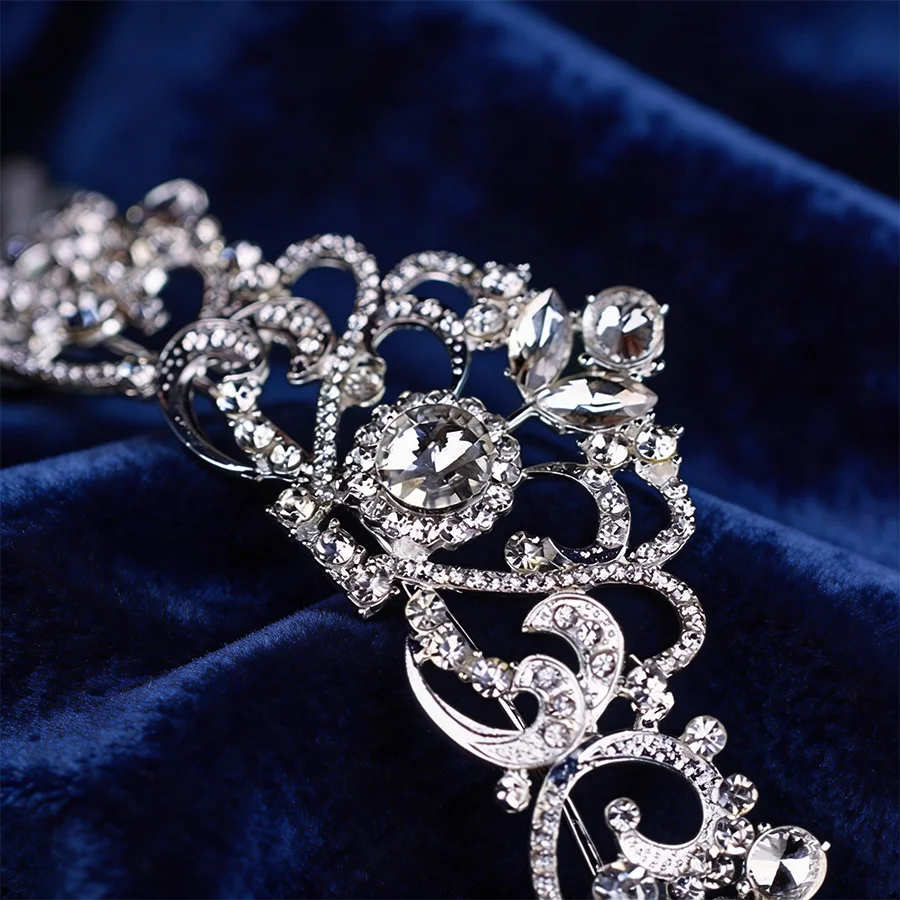Vintage palace-style hollowed-out rhinestone alloy crown headwear, fully adorned with sparkling crystal accessories image 2