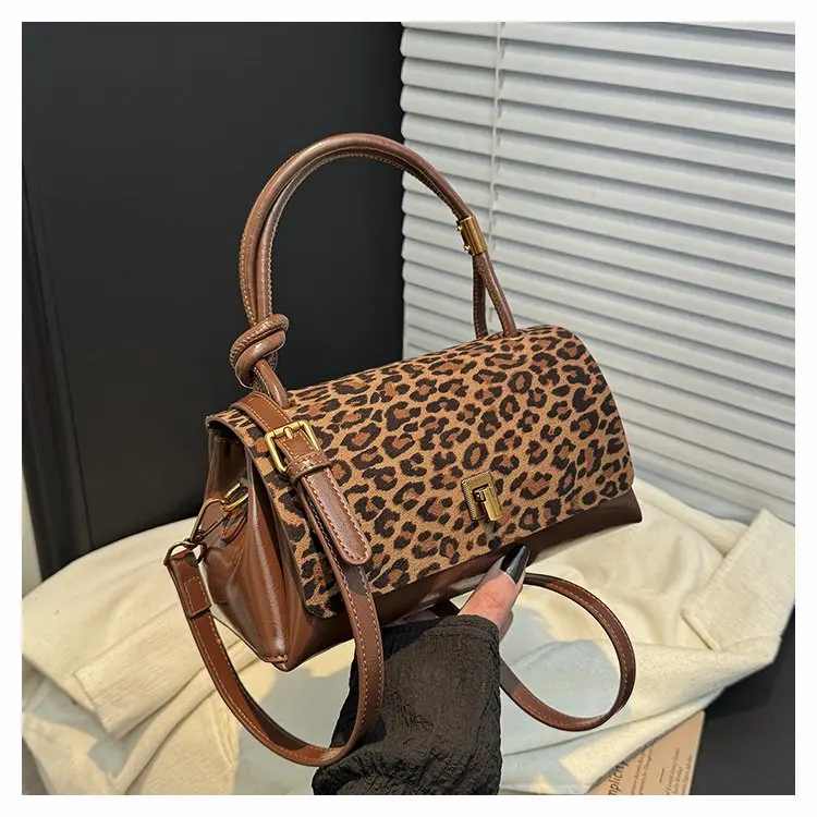 

2026 Korean Version High-end Retro Casual Shoulder Bag, Niche Texture Versatile Crossbody Handbag for Women