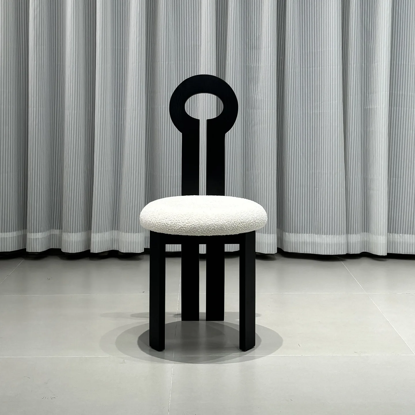 Solid Wood Vintage Upholstered Vanity Bedroom Chair Customizable Ergonomically Designed Without Collapsing.