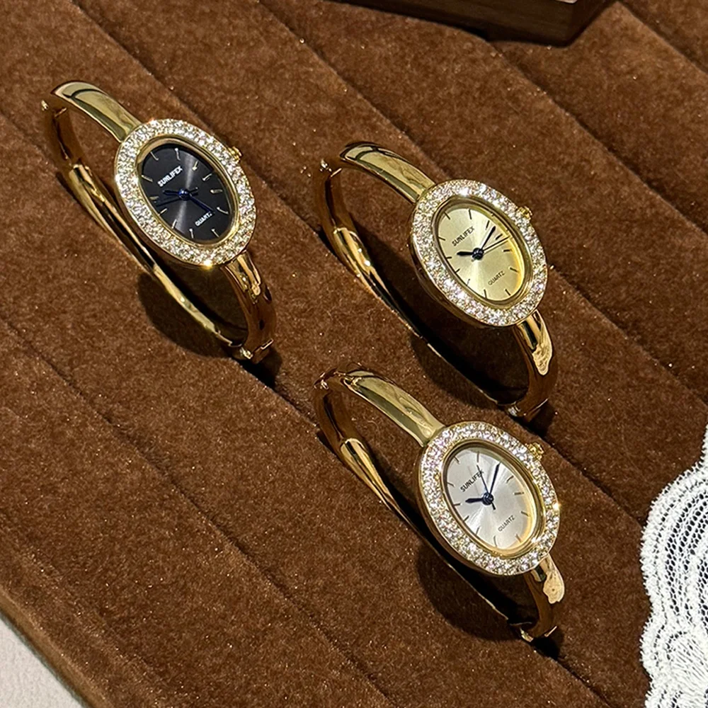 

Ladies Quartz Watch Small Oval Dial Stainless Steel Roman Numeral Fashion Casual Wristwatch Gift