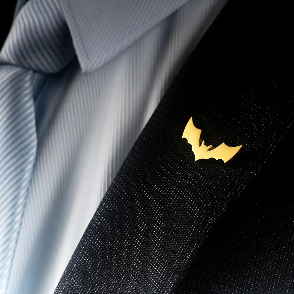 Tangula Stainless Steel Bat Brooches Men Gothic Halloween Badge Pins Jewelry Fashion Shirt Suit Lapel Pin Halloween Gift