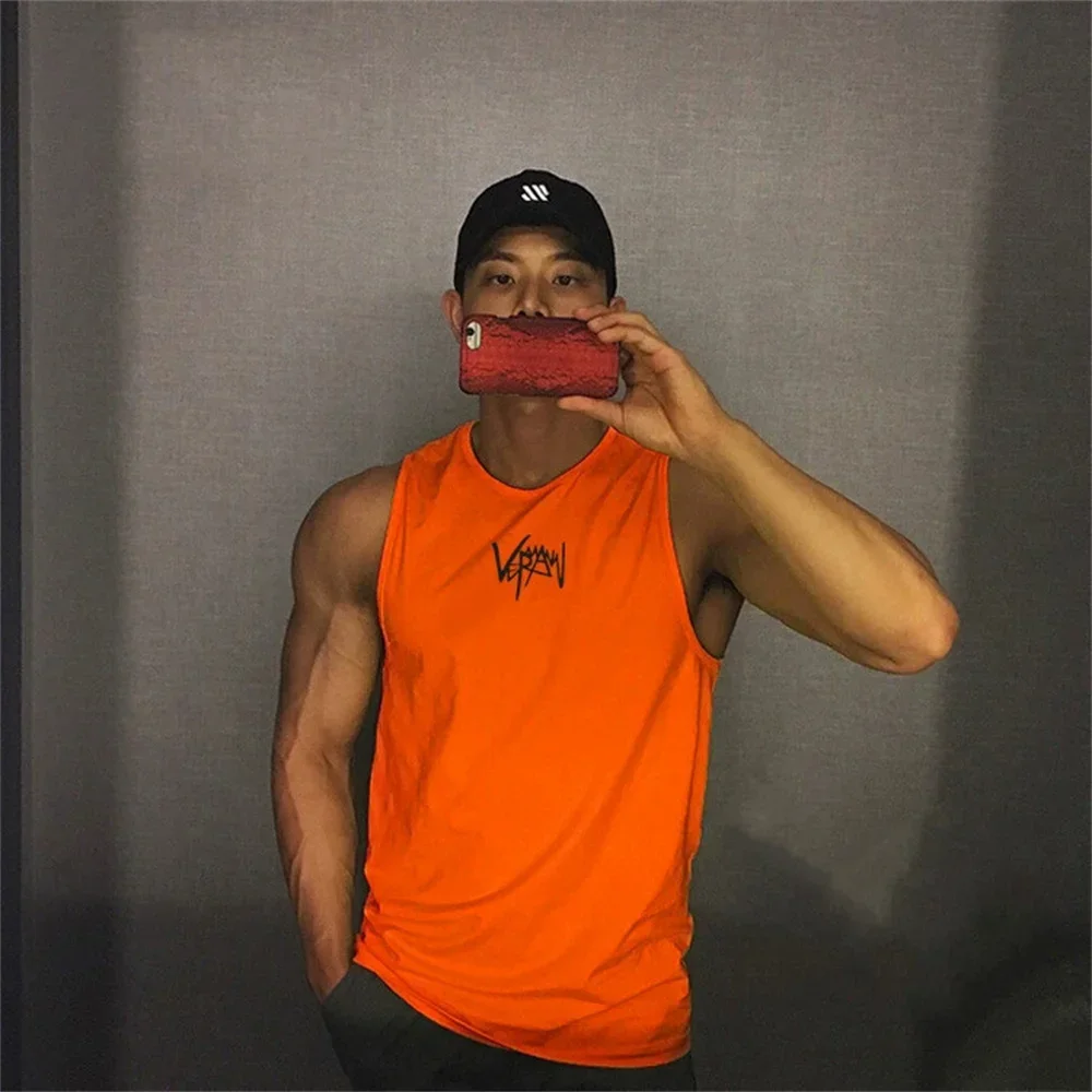 Bodybuilding Fit Tanktop für Männer - Enganliegendes Ärmelloses Shirt zur Präsentation von Arm- und Brustmuskeln Ideal für Fitness-Fotografie & Gym
