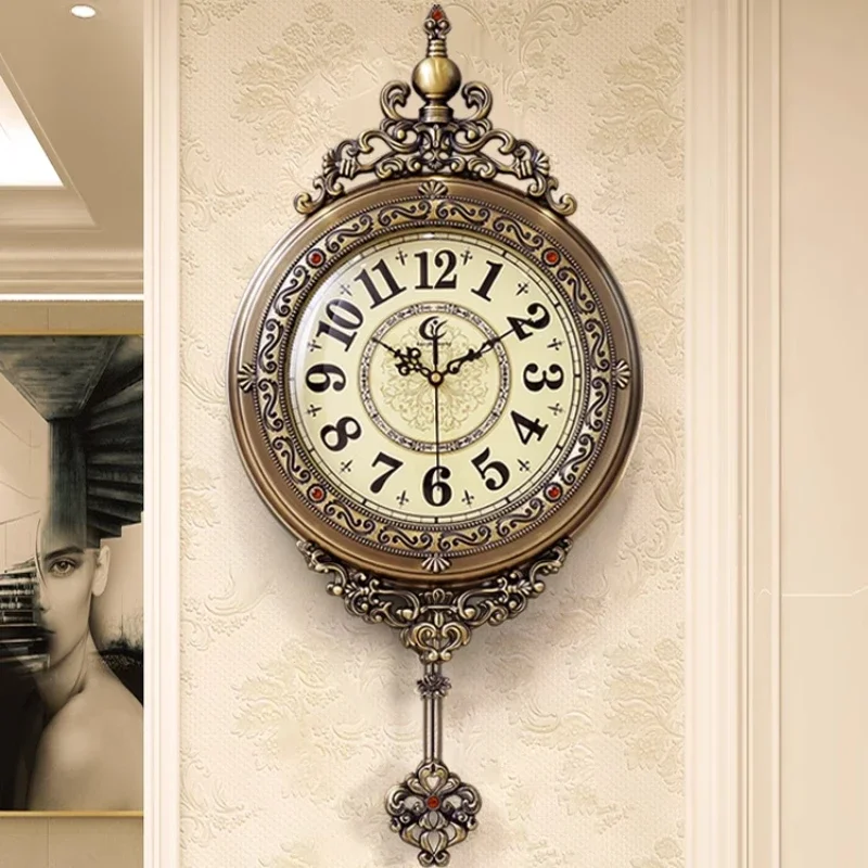 

European Aesthetic Wall Clock Art Design Living Room Retro Clock Wall Hanging Light Luxury Reloj De Pared Home Decorations