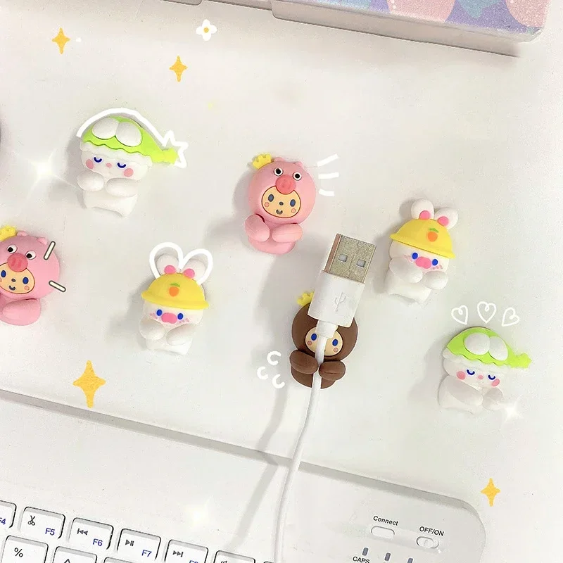 2pcs Kawaii 만화 케이블 주최자 귀여운 USB 충전기 데이터 라인 와이어 벽 후크 케이블 홀더 이어폰 케이블 와인 더 데스크 주최자