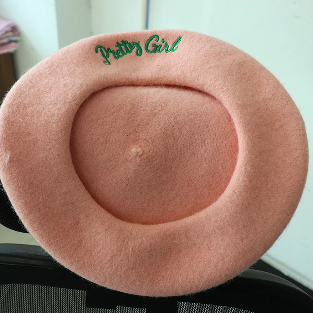 Novel personalizado grego organização sinal estéreo lã cor pura boinas rosa verde bonita menina carta fraternidade bud hat