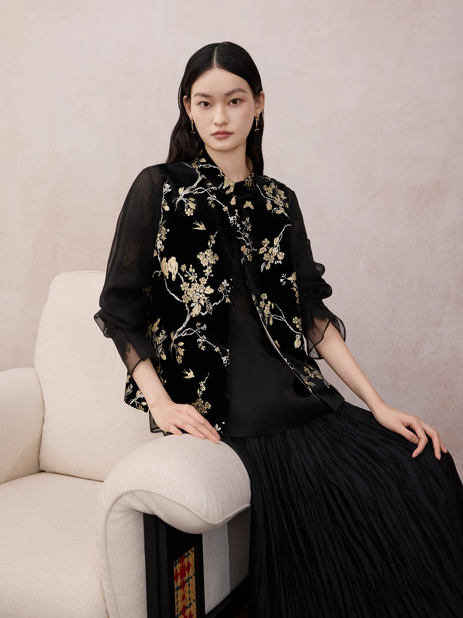 New Chinese Style Velvet Jacket Women's Stand Collar Button Front Gold Embroidery Sleeveless Top Breathable Casual Outerwear