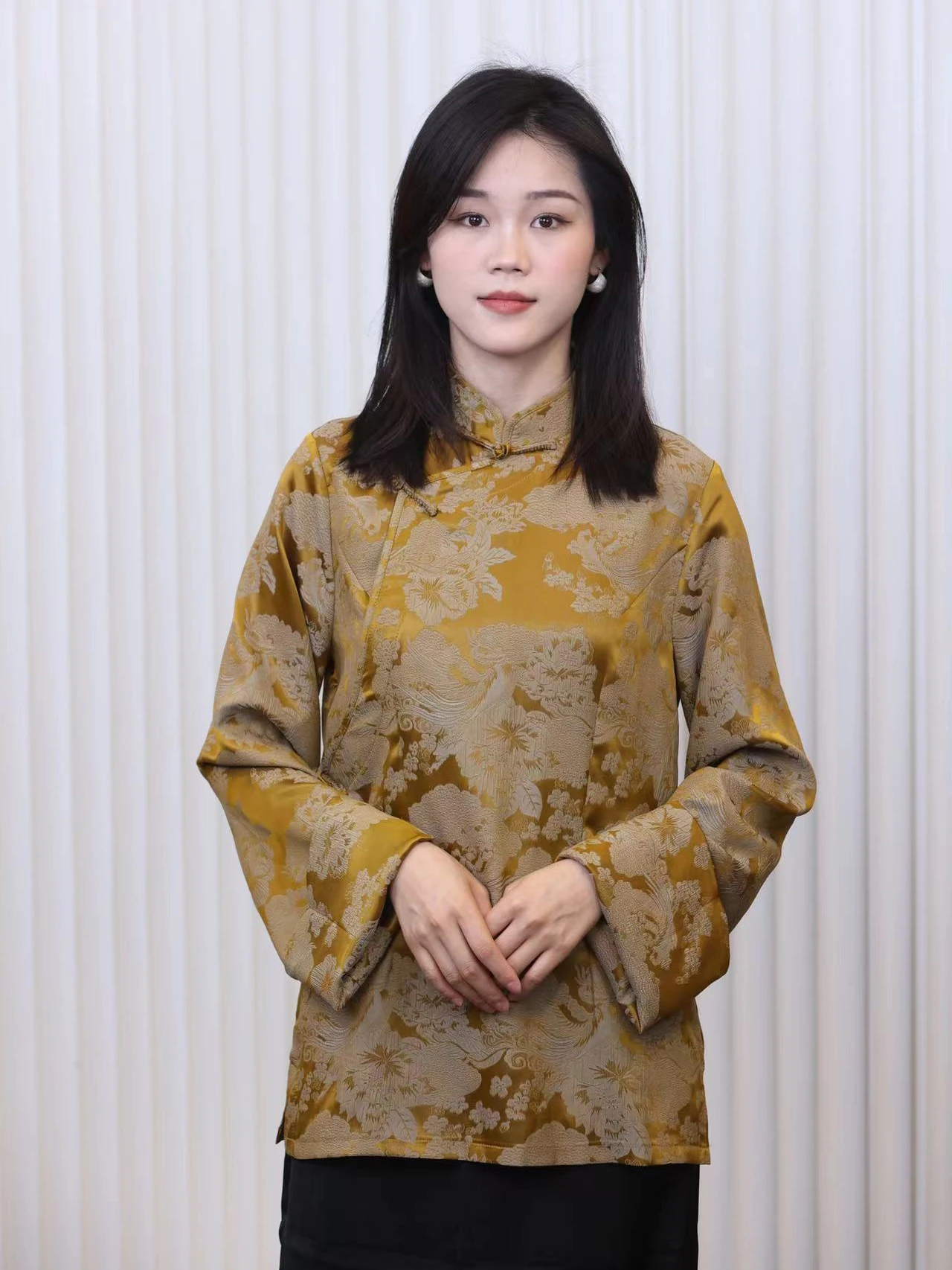 

Новая летняя женская тибетская вышитая блузка из нейлона с китайским воротником на пуговицах, модный этнический топ для повседневной носки