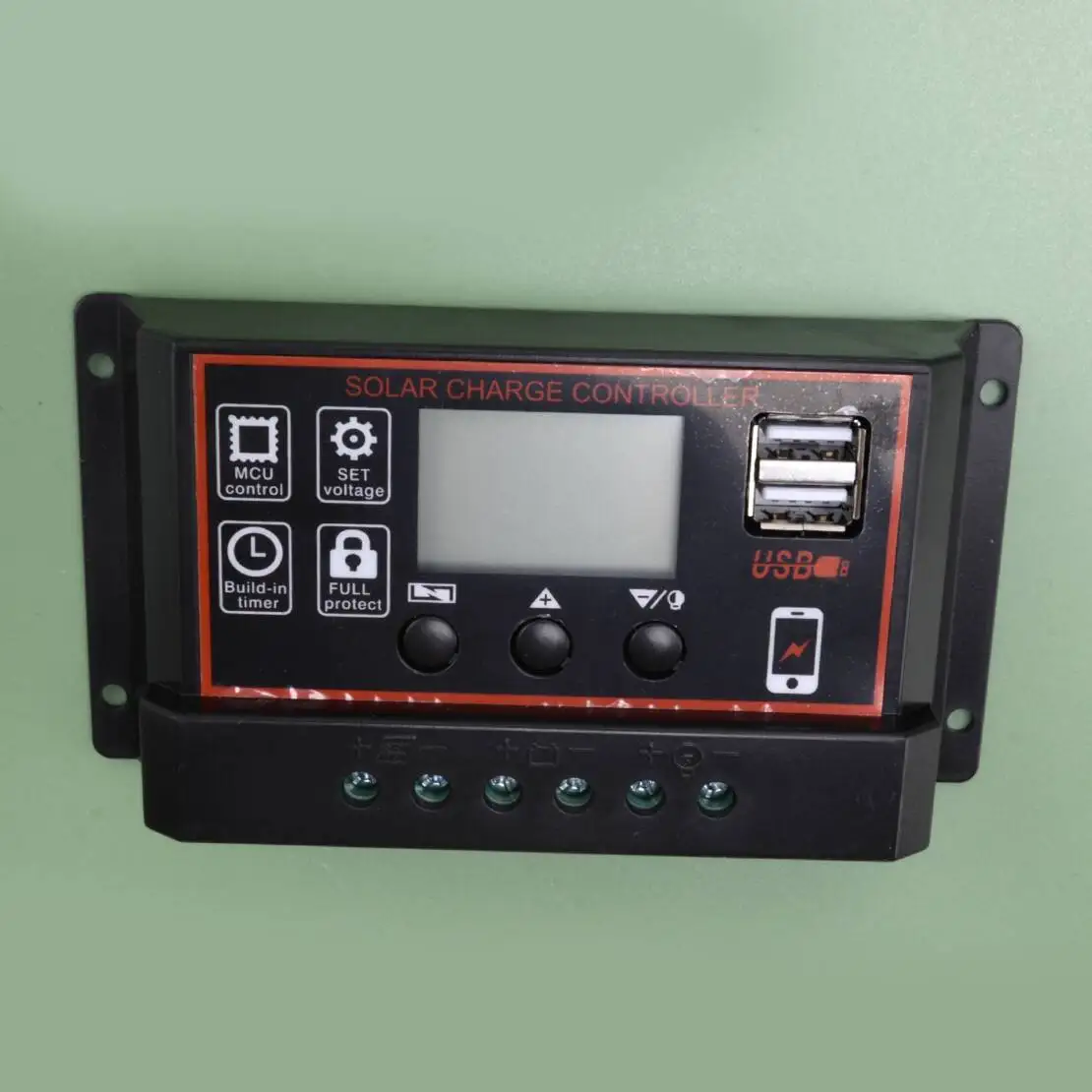 NEW 20A Solar Panel Battery Energy Regulator Charge Controller PWM LCD 12V/24V Auto Dual USB Black