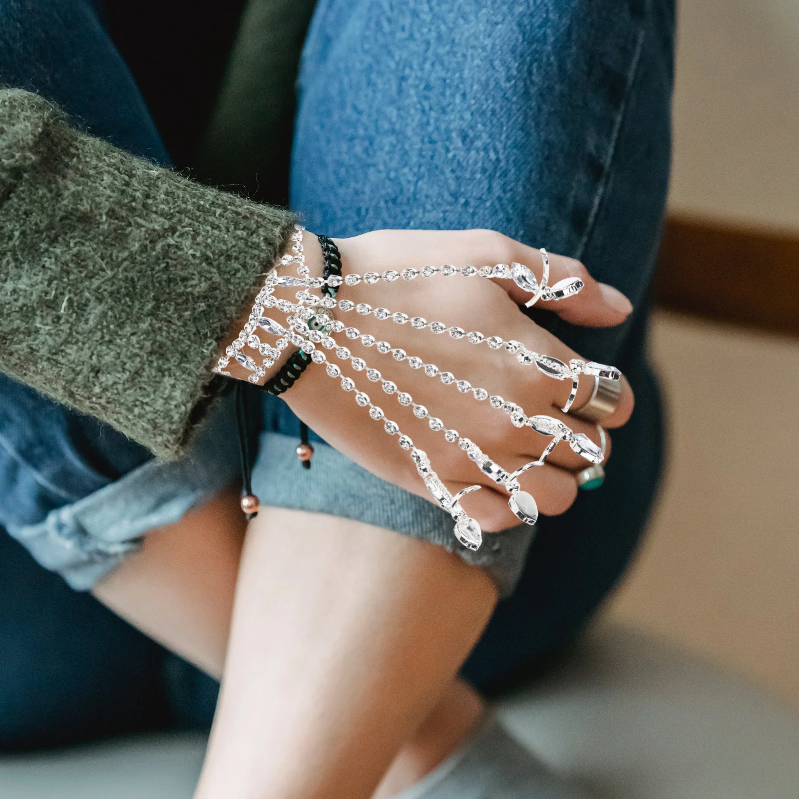 

Rhinestone Hand Chain Bracelet for Women Elegant Finger Jewelry Trendy Alloy Wrist Accessory Gift for Her Christmas Birthday
