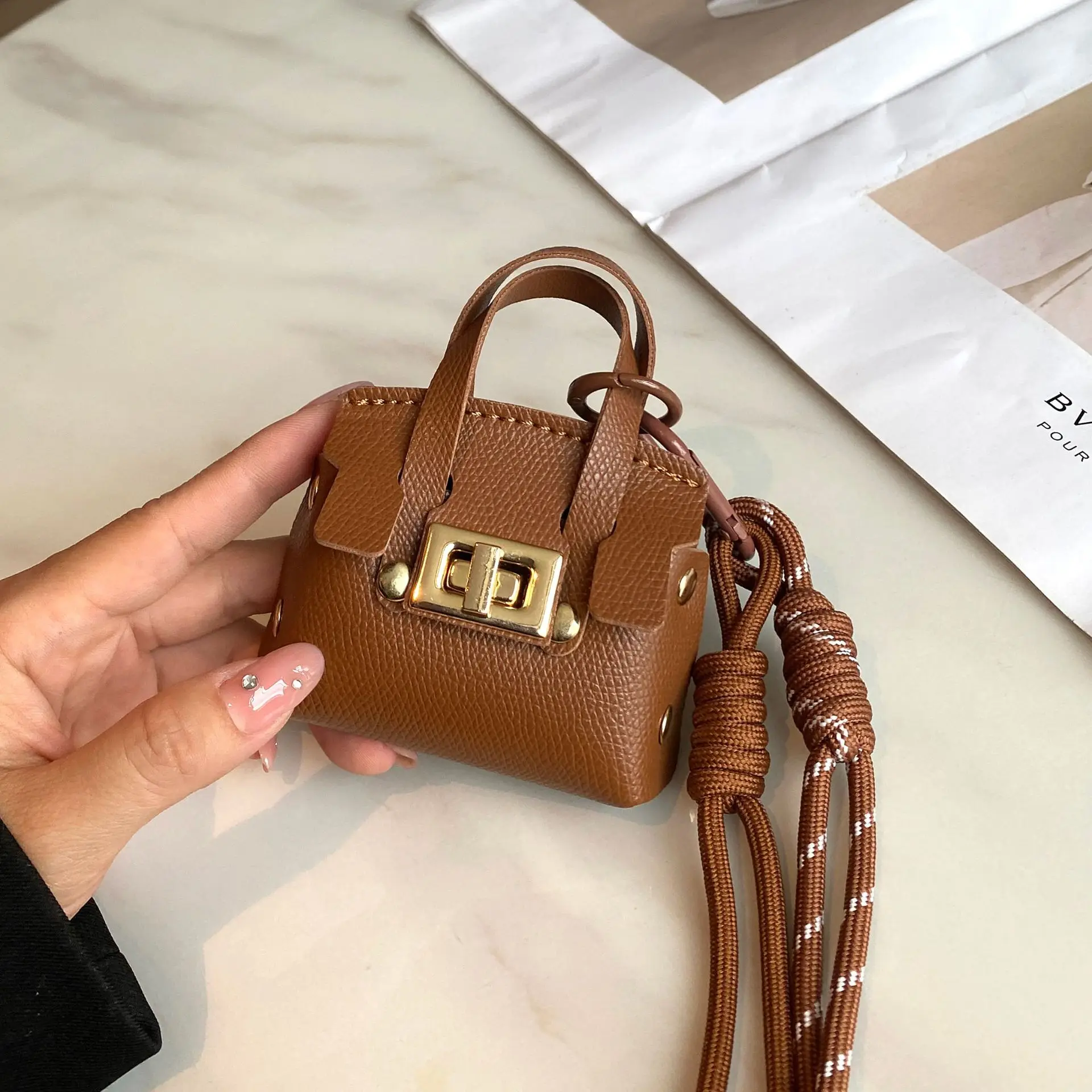 Рисунок 6 - Новая мини-сумка с подвеской