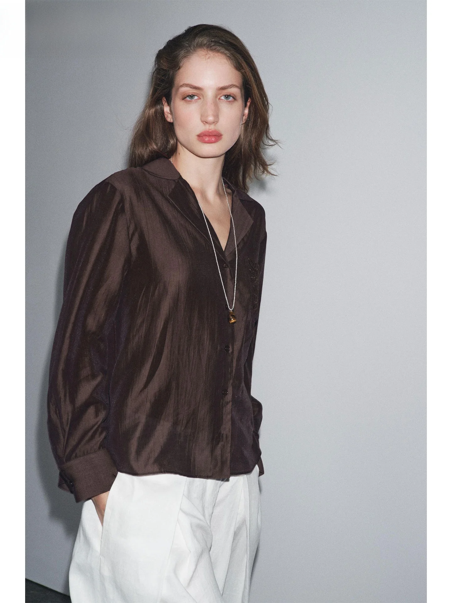 

ZAPRHA Pure Desire Sle Long Sve irt with ket Embroidery Loose Fit Women's Faion Autumn New Arrival