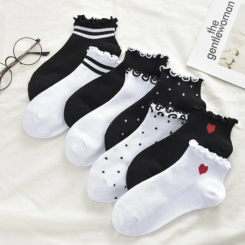 New Women Cotton Cusual White Black Socks Girls Cute Crimped Ankle Sokken Stripes Dots Heart 34-40