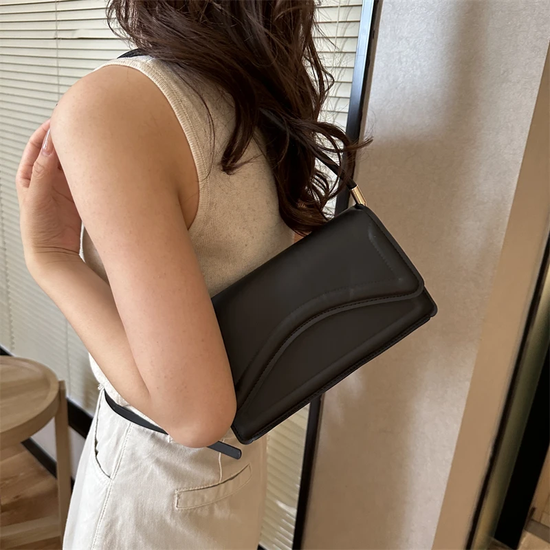 Solid PU Underarm Bag 2023 New Women\'s Korean Classic Magnetic Buckle Shoulder Bag Elegant Versatile Handheld Small Square Bags