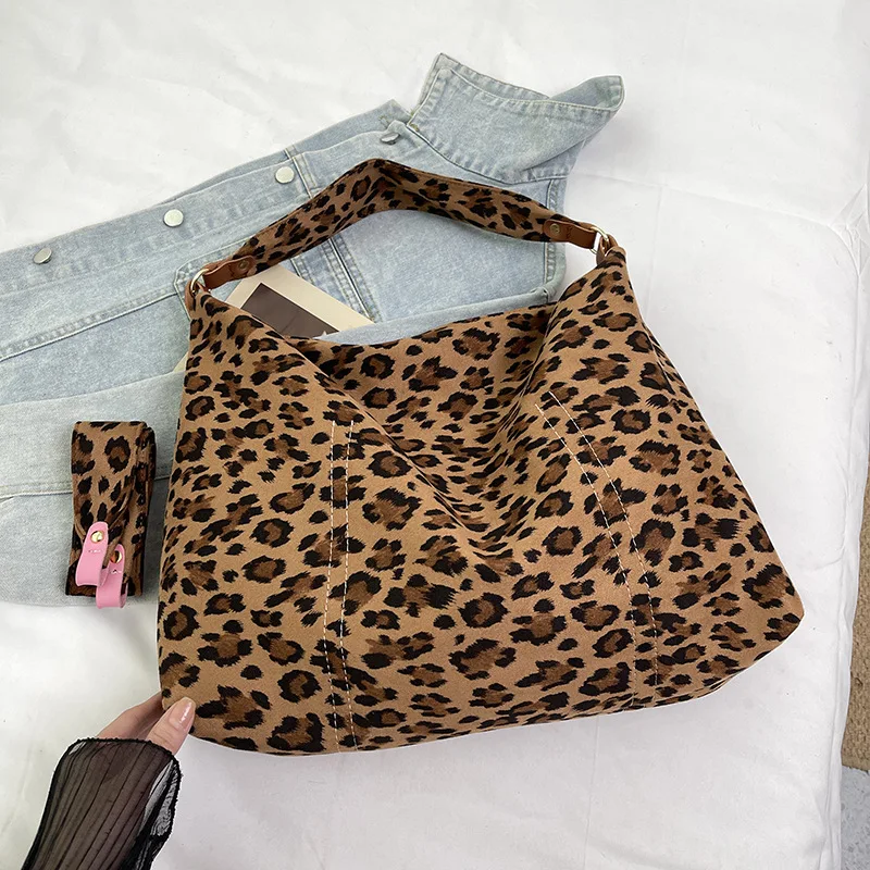 

Casual Large Capacity Leopard Print Bag2025New Versatile Women's Commuter Single Shoulder Crossbody Bag Relaxed Tote Bag