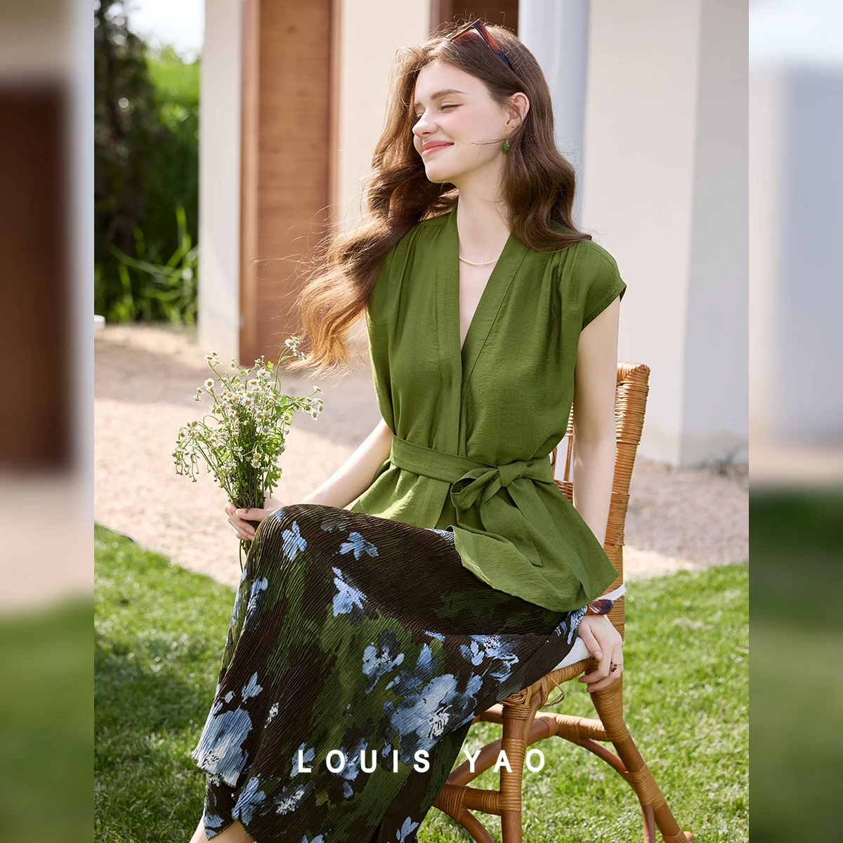 LOUIS YAO French Style Women's Blouse 2026 Summer Elegant Commuter Top V-Neck with Anti-Gap Design & Detachable Belt
