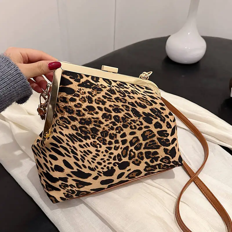 Senior Leopard Print Sling Bag Stylish PU Crossbody Bag Thick Chain Women Shoulder Bag Niche Fashion Chain Crossbody Dinner Bag