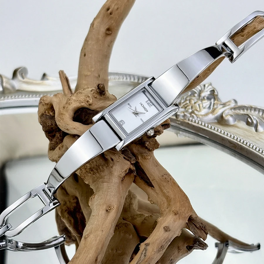 Elegant Rectangular Bracelet Watch for Women with Curved Strap: A Timeless Accessory