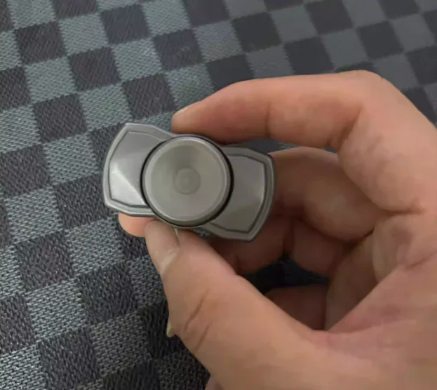 

Second hand EDC jizhuigu Fingertip gyroscope