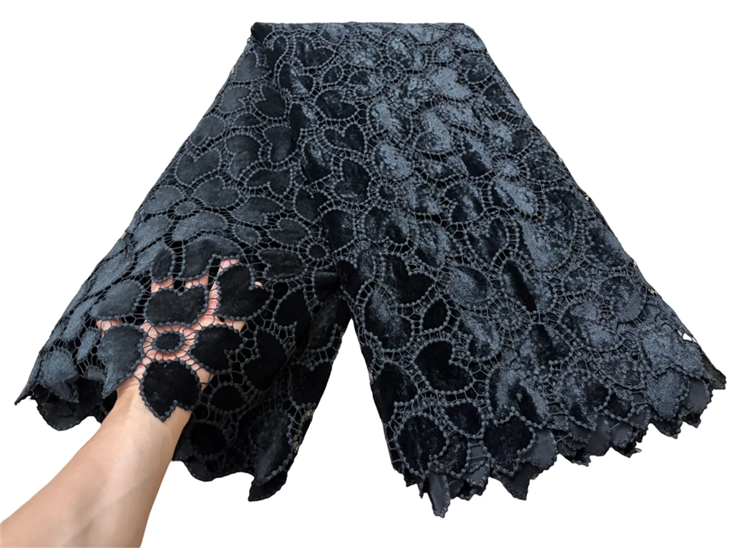 New Nigerian Laser Hollowing Guipure Velvet Flocking Lace Fabric 2026 African French Velvet Fabric For Women Wedding Party Dress