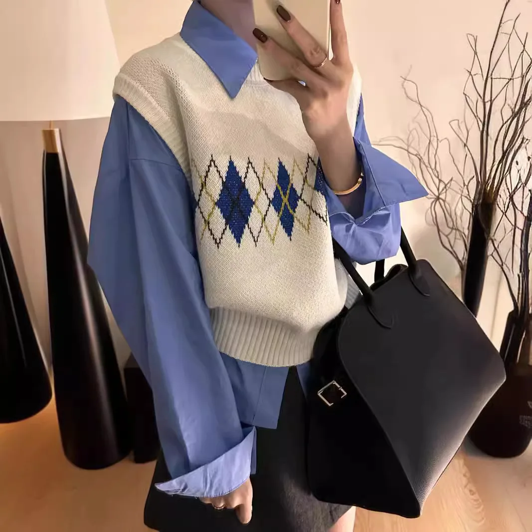 In 2024 The Korean Department of Contrasting Color Ling Ge College Knitted Vest Vest Female New Fall and Winter Folded Wear