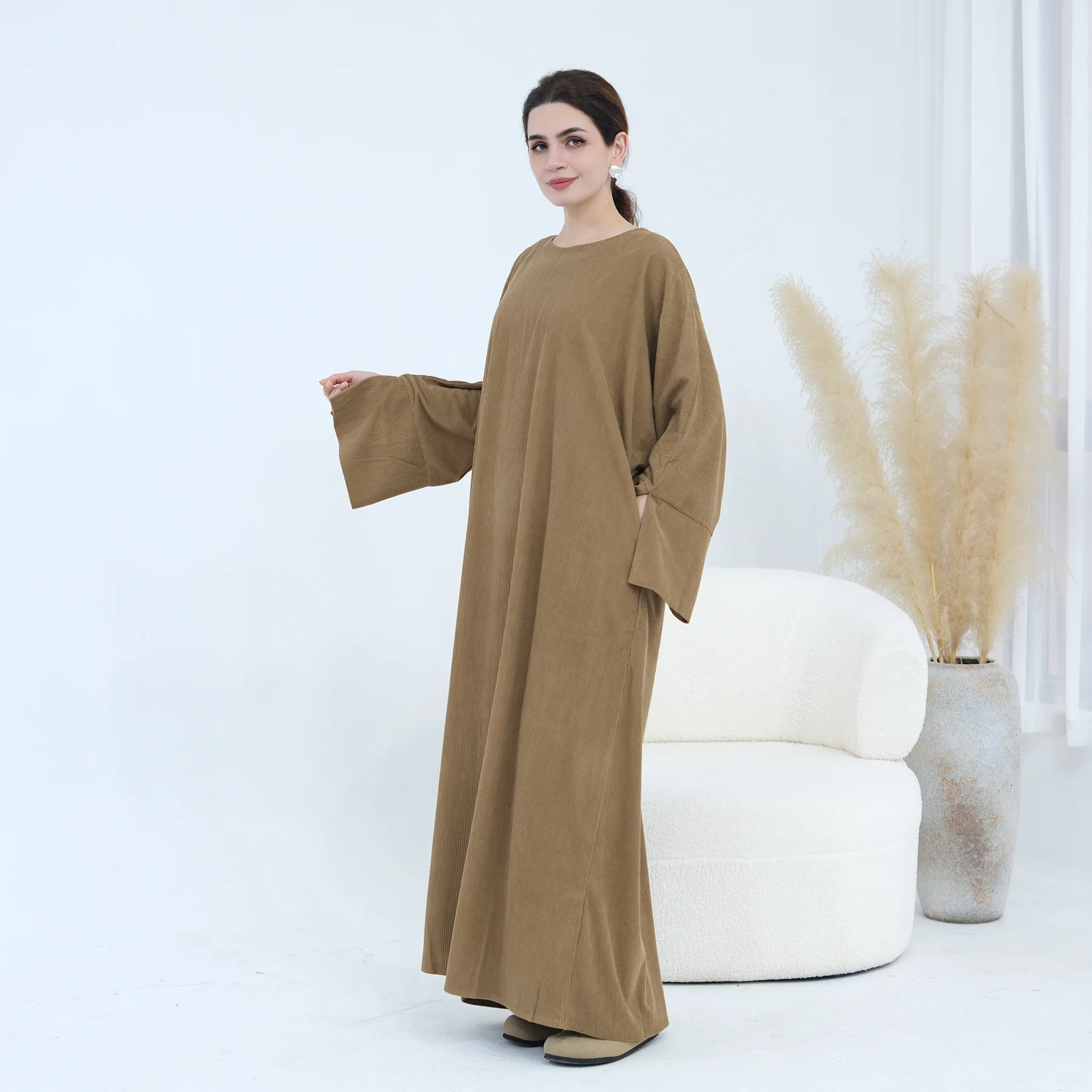 

Вельветовые абайи для женщин: скромное мусульманское платье, дубайский кафтан, джеллаба, исламская одежда, кебая, марокканский кафтан, женская роба-абайя