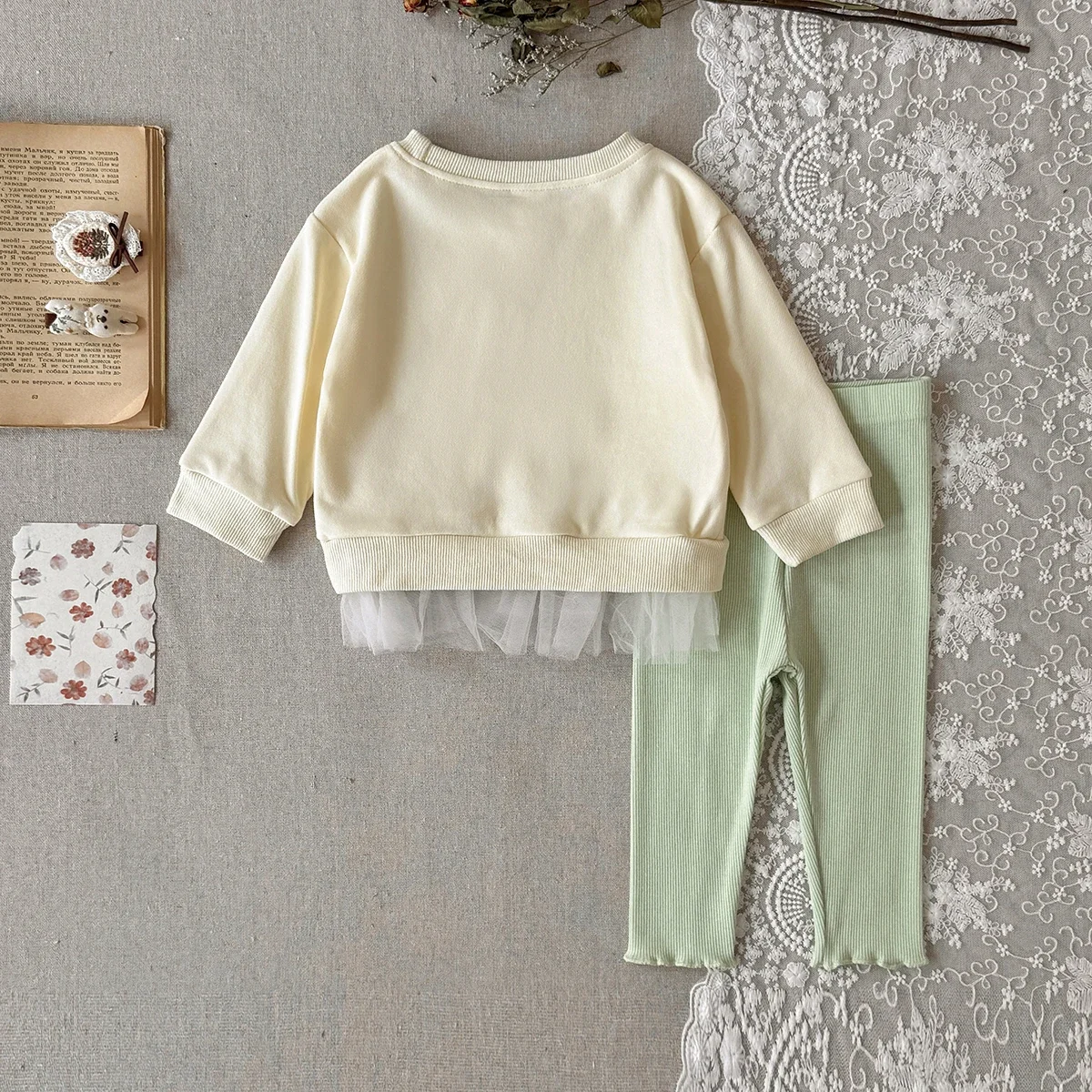Spring Autumn New Style For 0-3 Year Old Girls Comfortable Sweet Cute Letter Print Flower Embroidery Lace Hem Long Sleeved Pants