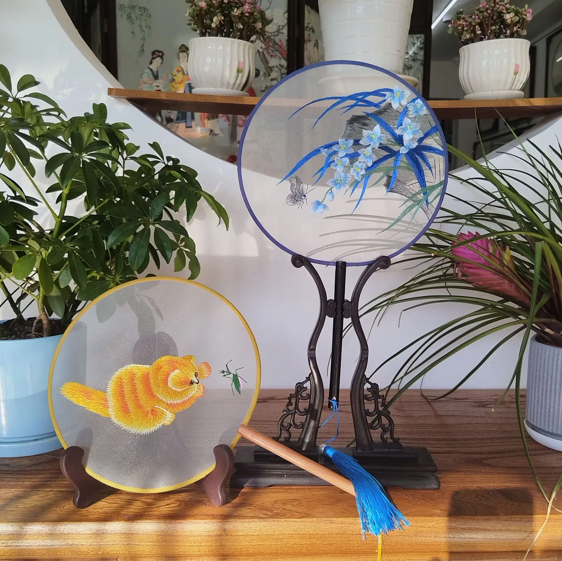Retro Hand Fan Chinese Silk Suzhou Embroidered Round Fan Home Decoration Ornament Dancing Fan With Tassel Qipao Hanfu Accessory