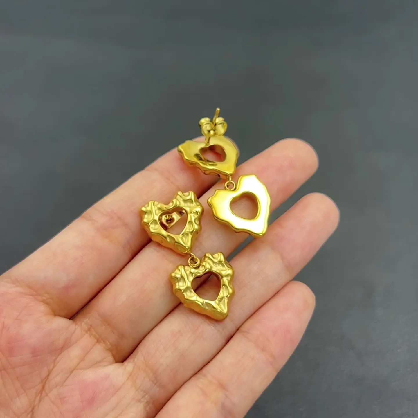 Стильные серьги с двойным сердцем OL