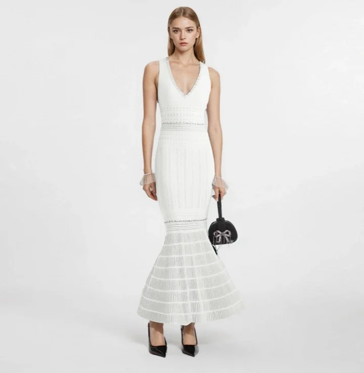 فستان نسائي محبوك بدون أكمام برقبة على شكل حرف V باللون الأزرق الفاتح مع زخرفة لؤلؤية أنيق متوسط الطول فستان ذيل السمكة رداء متوسط الطول #1