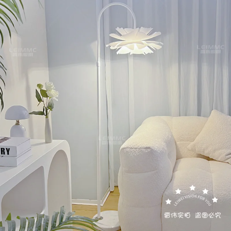 

French Petal-shaped Led Floor Lamps Bedroom Bedside Lamp Ambient Lights Girl Room Decorative Light Indoor Lighting Fixture