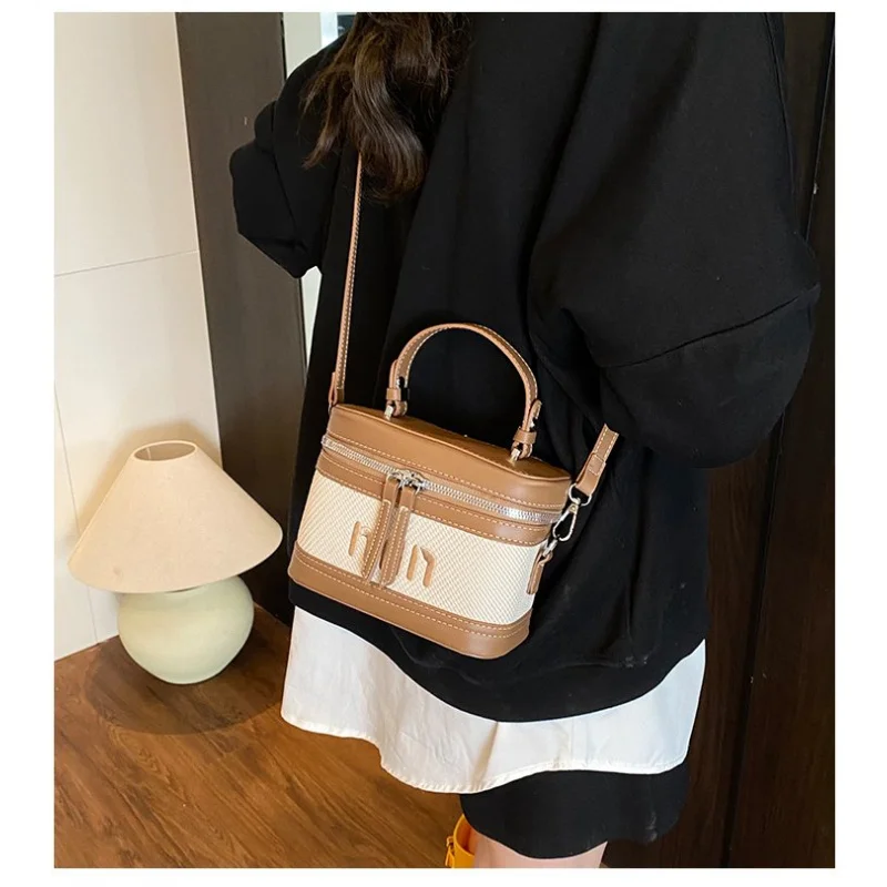 

Women's Shoulder Bag With Fine Leather Material And Casual Simple Vintage And Famous Timeless Style​