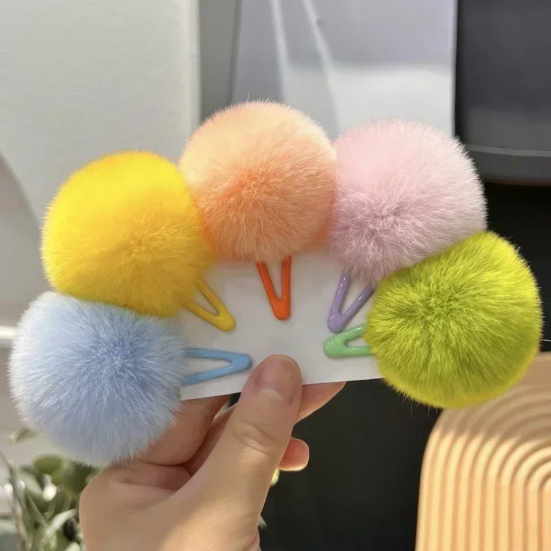 

2pcs Colorful Ball Plush Star BB Hair Clips Cute Fluffy Side Bangs Pins Korean Fashion Headdress for Women Hair Accessories