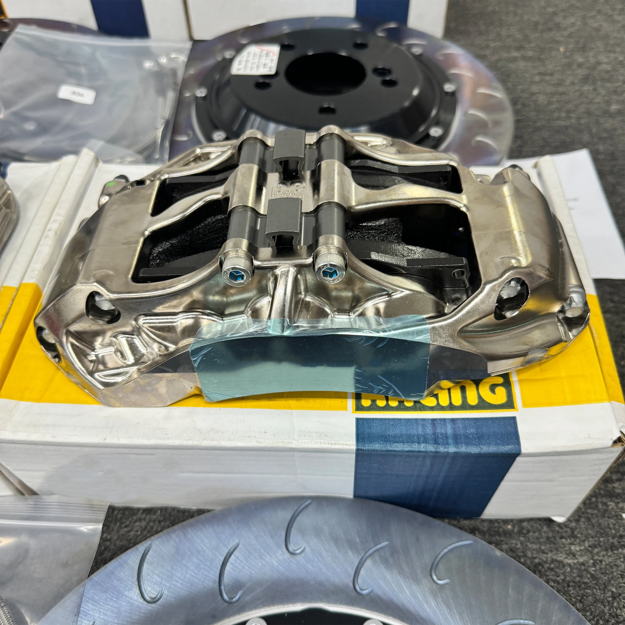 Retrofit Upgrade 6-Piston Big Brake Caliper Kit Floating Brake Rotor Set HT250 Material 1 Year Warranty for Compact Cars